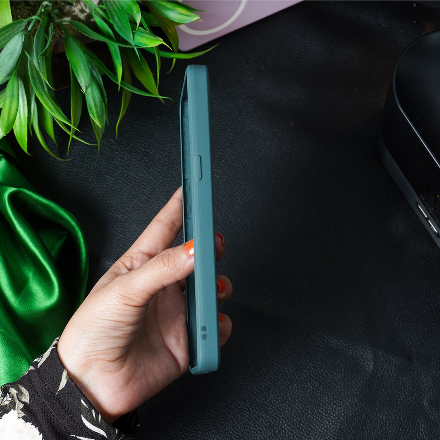 OnePlus 10T Smokey Pattern Glass Case